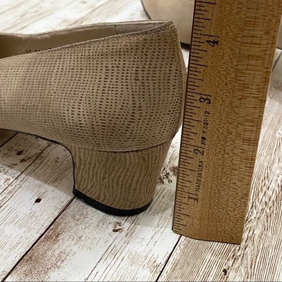 SALVATORE FERRAGAMO Nude Beige Textured Leather Low Heel Pumps Size 8 AAAA - Picture 7 of 15
